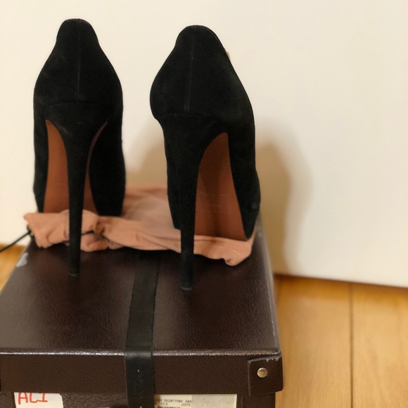 Alaïa Black Suede Pumps - Picture 3 of 6
